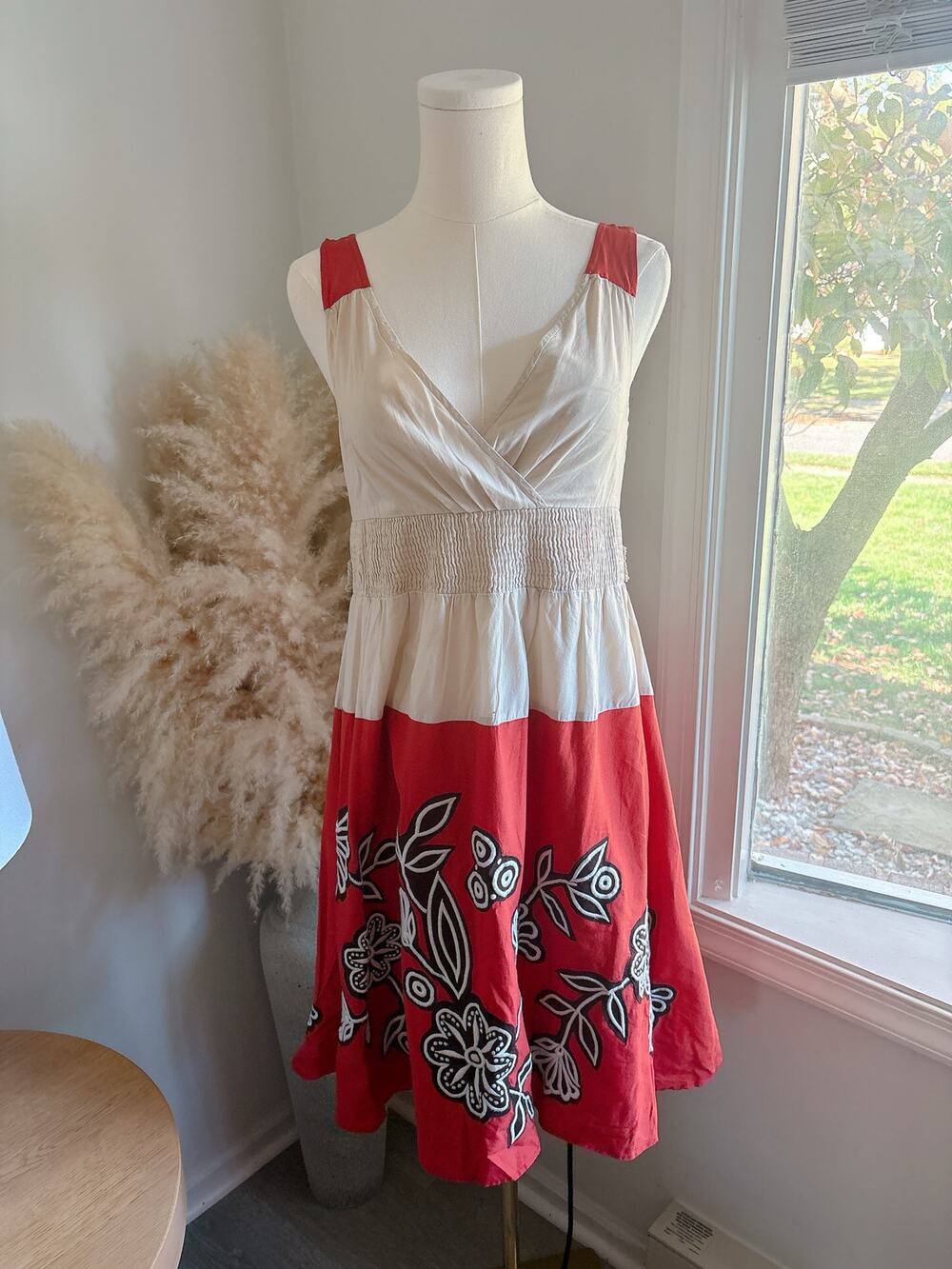 Anthropologie Lithe Embroidered Floral Dress Size 4 Red Retro 70s Pinup